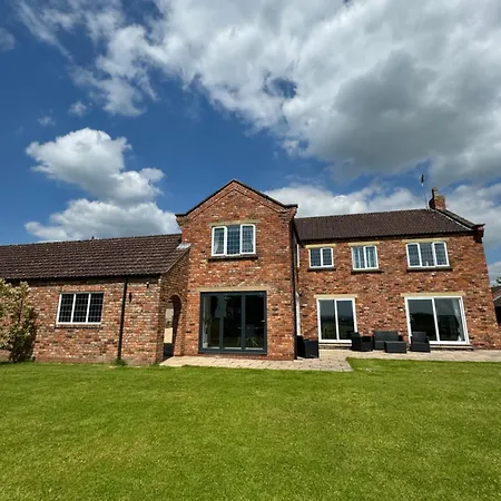 Boundary Farm *